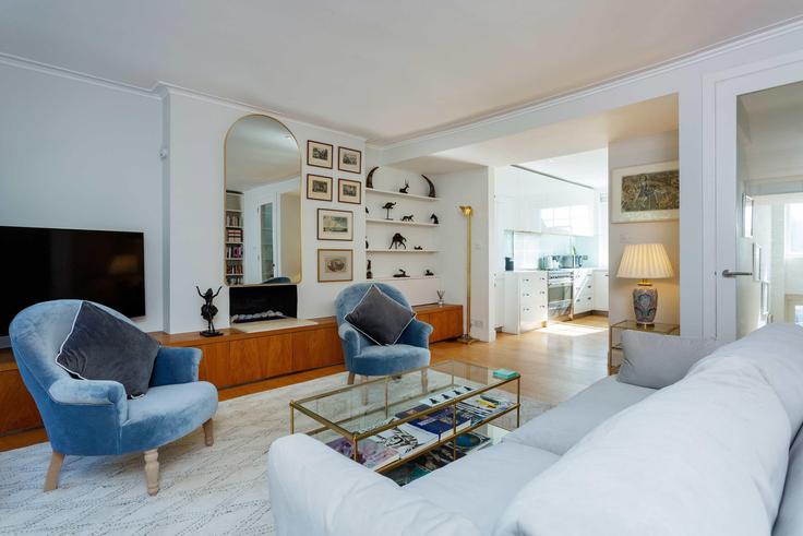 Royal Borough of Kensington and Chelsea, London 소재 Building Norland Square - veeve - 398535 - LON 유닛에 마련된, 현대적인 가구로 꾸며진 우아한 디자인의 거실