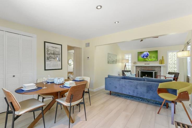 Wilton Manors Wilton ManorsのBuilding Northeast 23rd Street - ventur - 1372366のアパートメントにある、モダンな家具を備えたエレガントなデザインのリビングルーム