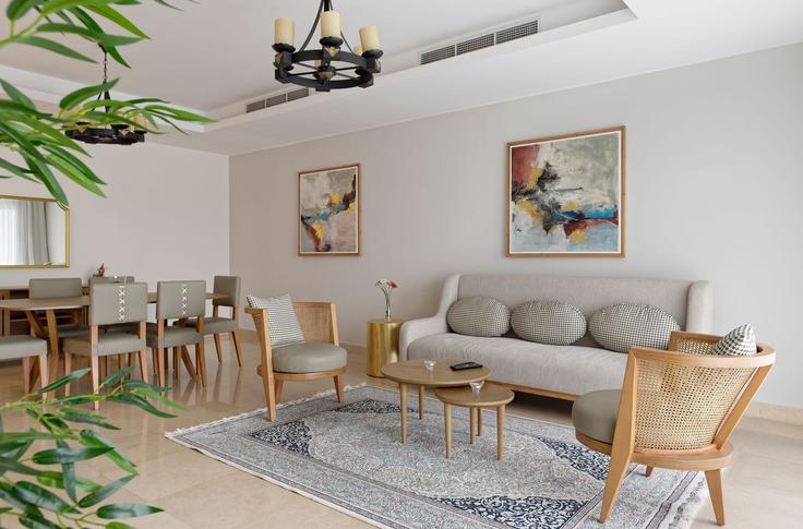 Cairo New Cairo 1のBuilding fESTIVAL lIVING - vesta-hospitality - 1634365のアパートメントにある、モダンな家具を備えたエレガントなデザインのリビングルーム