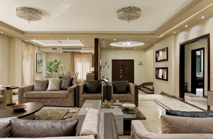 New Cairo 1, Cairo에 위치한 Building 2F4J+RMG - vesta-hospitality - 1643253 유닛의 세련된 인테리어가 돋보이는 거실 New Cairo 1, Cairo에 위치한 Building 2F4J+RMG - vesta-hospitality - 1643253 유닛의 세련된 인테리어가 돋보이는 거실