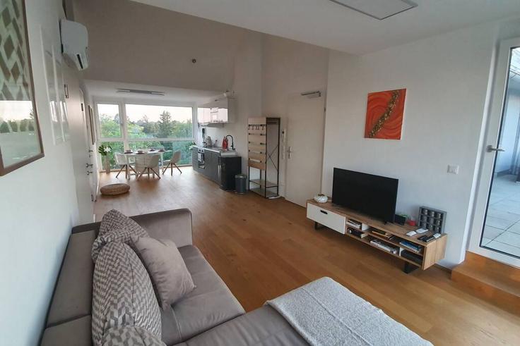 Building B3 - viennainvites - 1507317 adresindeki bir dairede modern mobilyalarla zarif bir şekilde tasarlanmış oturma odası Vienna, Vienna