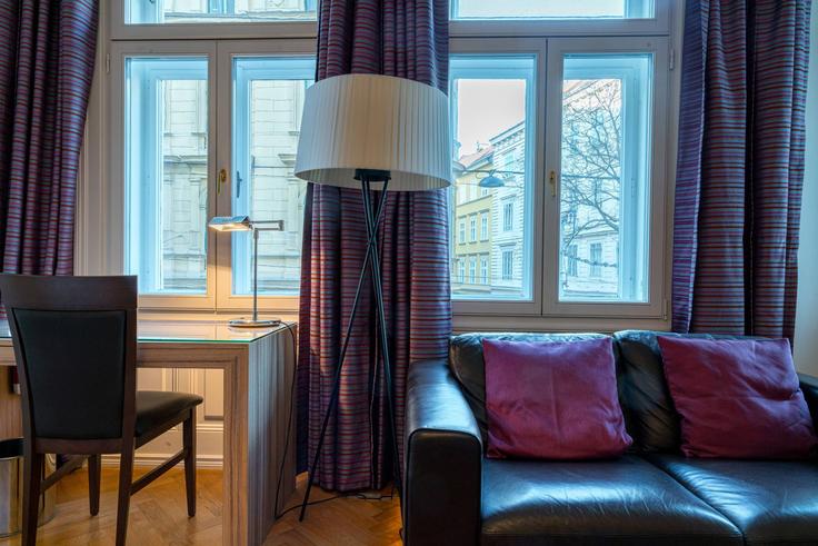 Building Auerspergstraße - viennaresidences - 1049308 - VIE adresindeki bir dairede modern mobilyalarla zarif bir şekilde tasarlanmış oturma odası Vienna, Vienna