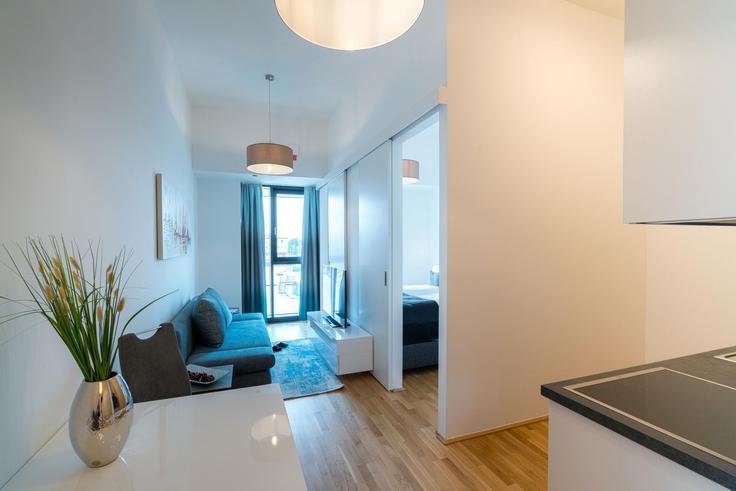 Sala de estar elegantemente projetada com móveis modernos em um apartamento no Building Simon-Wiesenthal-Gasse - viennaresidences - 1049260 - VIE em Vienna, Vienna