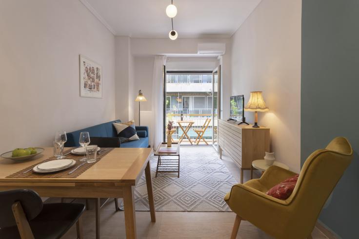 Elegant gestaltetes Wohnzimmer mit moderner Einrichtung in einer Wohnung im Building Spirou Trikoupi - vilaman-ike-avantio - 1224566 - ATH in Central Athens, Athens Elegant gestaltetes Wohnzimmer mit moderner Einrichtung in einer Wohnung im Building Spirou Trikoupi - vilaman-ike-avantio - 1224566 - ATH in Central Athens, Athens