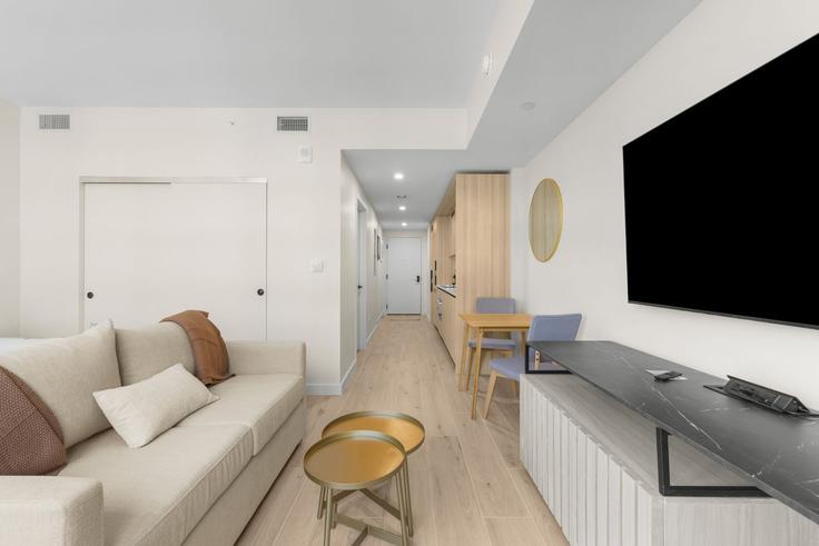 Salle de séjour élégante avec mobilier moderne dans un appartement à Building North Miami Avenue - villa-paraiso-vacation-rentals - 1608690 à Miami, Miami Salle de séjour élégante avec mobilier moderne dans un appartement à Building North Miami Avenue - villa-paraiso-vacation-rentals - 1608690 à Miami, Miami