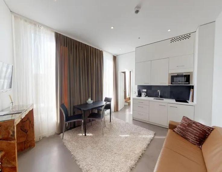 Berlin, Berlin에 위치한 Building Otto-Braun-Straße - visionapartments - 1054994 유닛의 세련된 인테리어가 돋보이는 거실