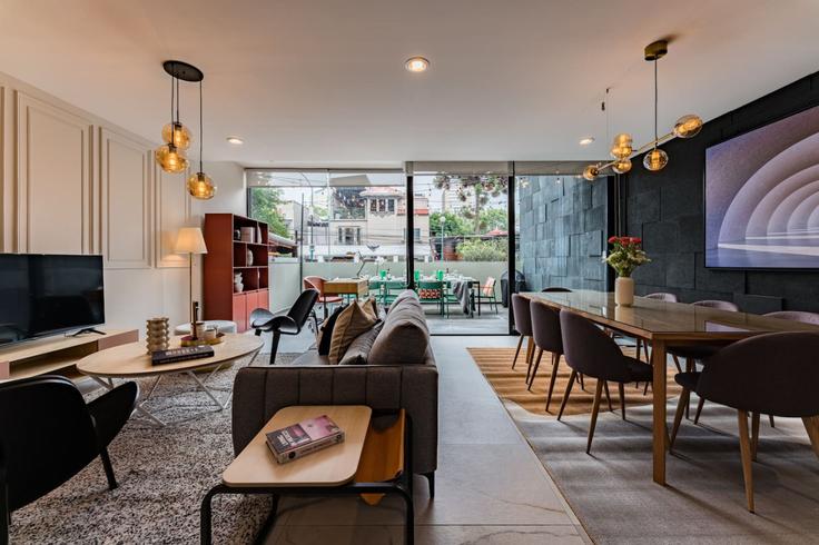 Mexico City, Mexico City에 위치한 Building Tennyson - viva-houses-beyond-corp - 1258759 - MEX 유닛의 세련된 인테리어가 돋보이는 거실