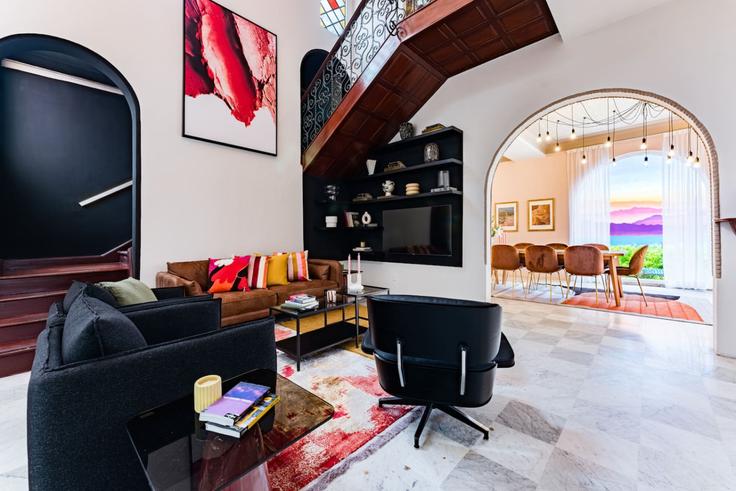 Mexico City Mexico CityのBuilding Jalapa - viva-houses-beyond-corp - 1258794 - MEXのアパートメントにある、モダンな家具を備えたエレガントなデザインのリビングルーム