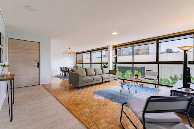 Mexico City, Mexico City에 위치한 Building Tomas Alva Edison - viva-houses-beyond-corp - 1308898 - MEX 아파트의 세련된 인테리어가 돋보이는 거실