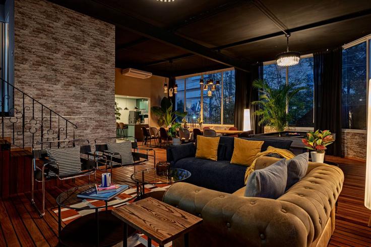 Mexico City, Mexico City에 위치한 Building Calle Antonio M. Anza - viva-houses-beyond-corp - 1322957 유닛의 세련된 인테리어가 돋보이는 거실