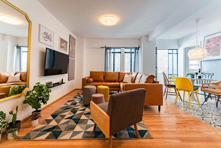 Salle de séjour élégante avec mobilier moderne dans un appartement à Building Avenida México - viva-houses-beyond-corp - 1592259 à Mexico City, Mexico City Salle de séjour élégante avec mobilier moderne dans un appartement à Building Avenida México - viva-houses-beyond-corp - 1592259 à Mexico City, Mexico City