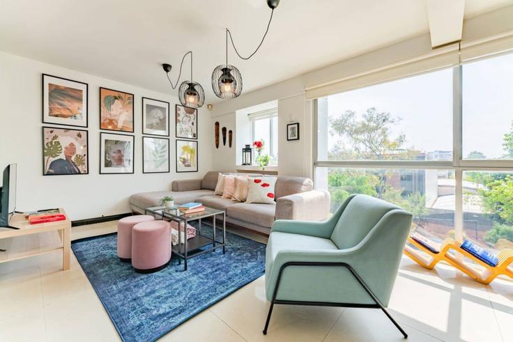 Elegant gestaltetes Wohnzimmer mit moderner Einrichtung in einer Wohnung im Building Avenida Álvaro Obregón - viva-houses-beyond-corp - 1592268 in Mexico City, Mexico City Elegant gestaltetes Wohnzimmer mit moderner Einrichtung in einer Wohnung im Building Avenida Álvaro Obregón - viva-houses-beyond-corp - 1592268 in Mexico City, Mexico City
