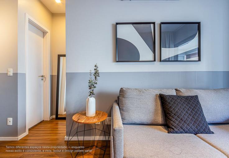 Elegante sala de estar con mobiliario moderno en un apartamento en Building Rua Doutor Alceu de Campos Rodrigues - viva - 1521171 en Vila Nova Conceição, São Paulo