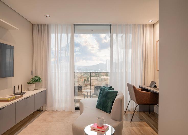 Elegant gestaltetes Wohnzimmer mit moderner Einrichtung in einer Wohnung im Building Avenida Santa Catarina - viva - 1521230 in Estados, Balneário Camboriú Elegant gestaltetes Wohnzimmer mit moderner Einrichtung in einer Wohnung im Building Avenida Santa Catarina - viva - 1521230 in Estados, Balneário Camboriú