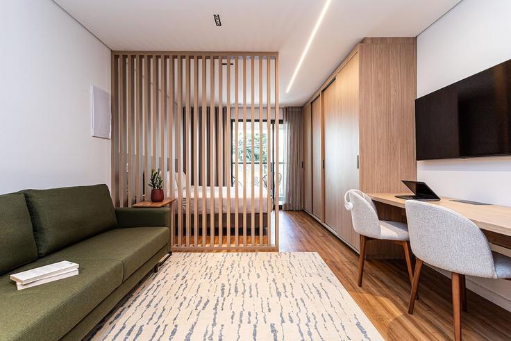 Building Alameda Franca - viva - 1521276 adresindeki bir dairede modern mobilyalarla zarif bir şekilde tasarlanmış oturma odası Cerqueira César, São Paulo