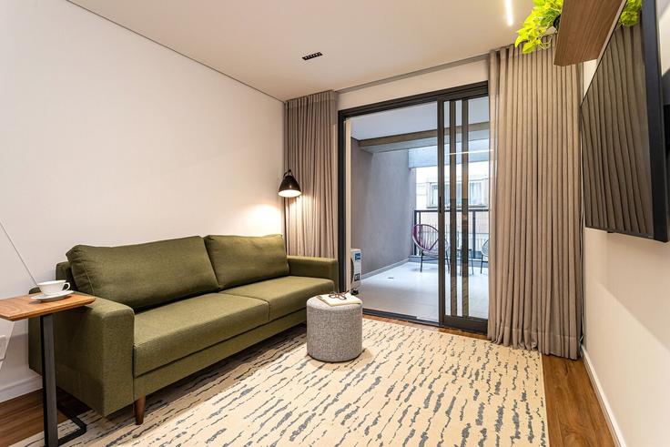 Building Alameda Itu - viva - 1521294 adresindeki bir dairede modern mobilyalarla zarif bir şekilde tasarlanmış oturma odası Cerqueira César, São Paulo
