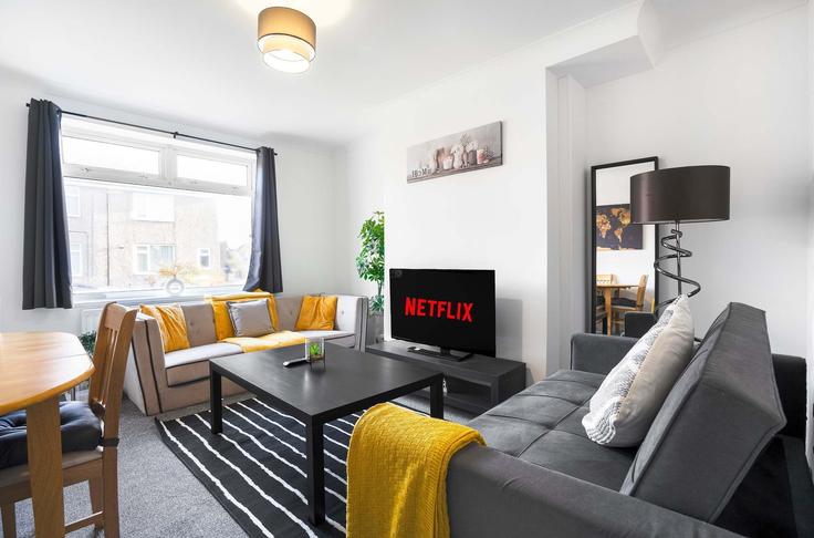 Building Park Avenue - vivi-stays - 1540956 adresindeki bir dairede modern mobilyalarla zarif bir şekilde tasarlanmış oturma odası Durham, Durham