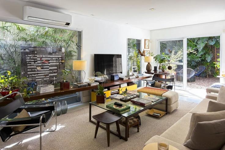Salle de séjour élégante avec mobilier moderne dans un appartement à Building Rua Marieta - wecare-hosting - 1559182 à Jardim Paulistano, São Paulo Salle de séjour élégante avec mobilier moderne dans un appartement à Building Rua Marieta - wecare-hosting - 1559182 à Jardim Paulistano, São Paulo