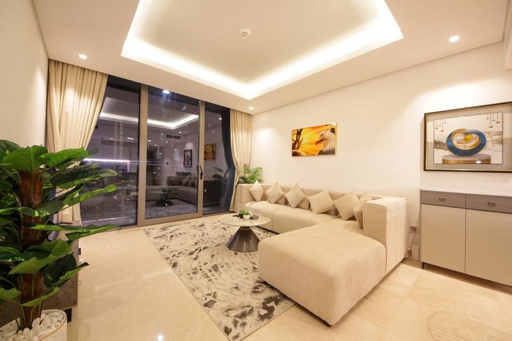 Salle de séjour élégante avec mobilier moderne dans un appartement à Building Al Asayel Street - wecation-holiday-homes - 1497041 à Business Bay, Dubai