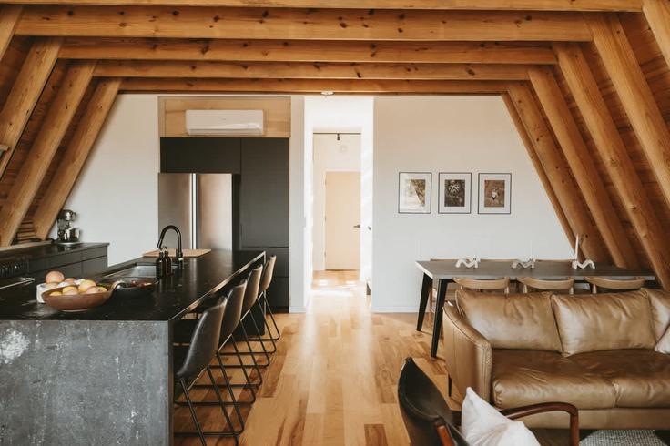 Bentonville, Bentonville에 위치한 Building Northwest D Street - weekender-management - 1363333 아파트의 세련된 인테리어가 돋보이는 거실