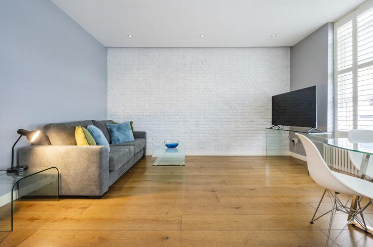 Salle de séjour élégante avec mobilier moderne dans un appartement à Building Drury Lane - welcome-london-ltd - 1511474 à London Borough of Camden, London