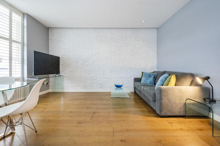 Salle de séjour élégante avec mobilier moderne dans un appartement à Building Drury Lane - welcome-london-ltd - 1511506 à London Borough of Camden, London