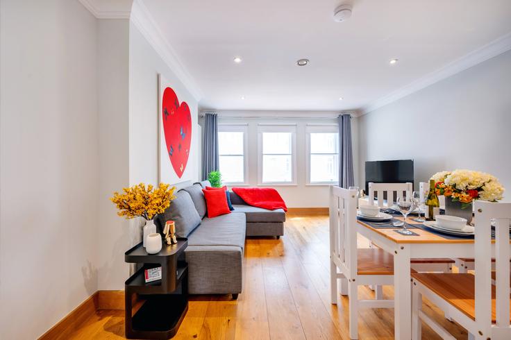 Elegante sala de estar con mobiliario moderno en un apartamento en Building Strand - welcome-london-ltd - 1511538 en City of Westminster, London Elegante sala de estar con mobiliario moderno en un apartamento en Building Strand - welcome-london-ltd - 1511538 en City of Westminster, London