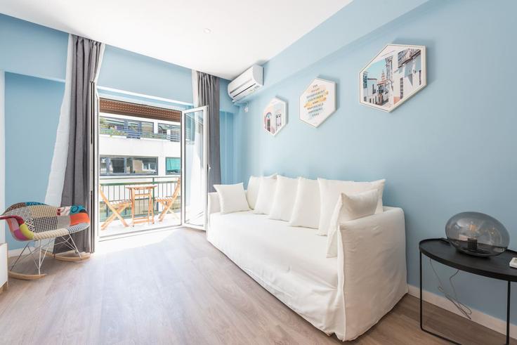 Building Dimitrakopoulou - welcomehost - 1223129 - ATH adresindeki bir dairede modern mobilyalarla zarif bir şekilde tasarlanmış oturma odası Central Athens, Athens