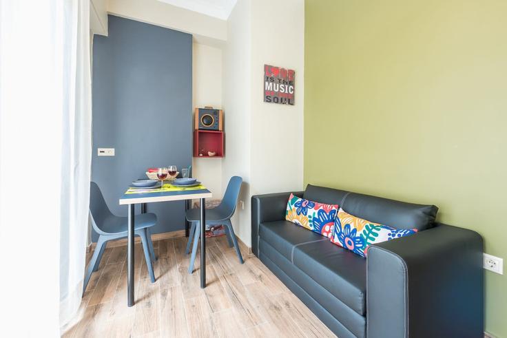 Aiolou 1223133P, Central Athens, Athens에 위치한 1베드룸 풀퍼니시드 유닛, 사진 1