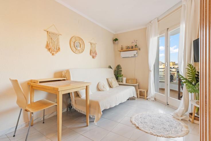 Elegant gestaltetes Wohnzimmer mit moderner Einrichtung in einer Wohnung im Building Carrer Cavall de Mar - welcs - 1328203 in Empuriabrava, Empuriabrava Elegant gestaltetes Wohnzimmer mit moderner Einrichtung in einer Wohnung im Building Carrer Cavall de Mar - welcs - 1328203 in Empuriabrava, Empuriabrava