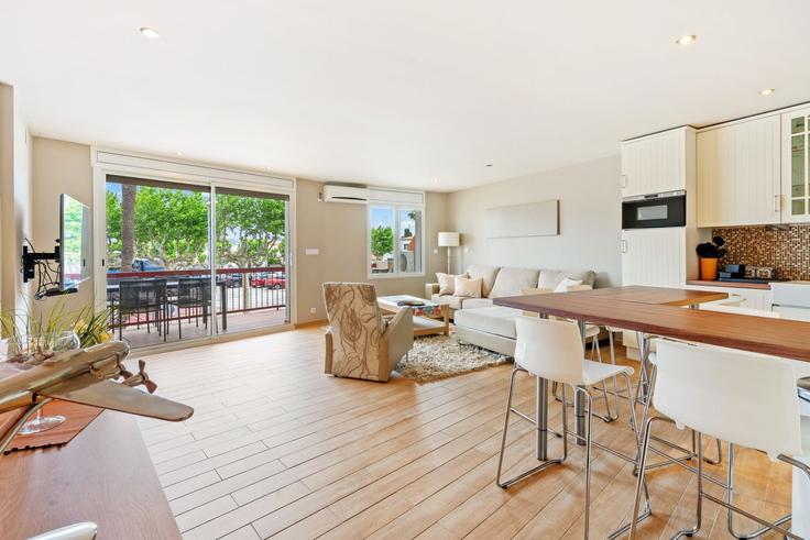 Empuriabrava, Empuriabrava에 위치한 Building Carrer Cavall de Mar - welcs - 1328185 아파트의 세련된 인테리어가 돋보이는 거실