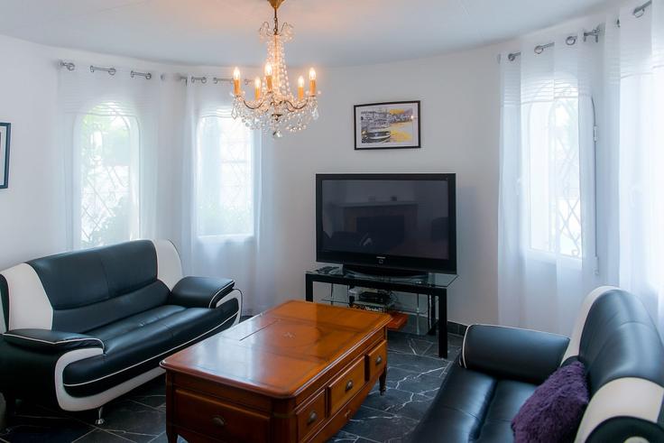 Building Carrer Catorze - welcs - 1328197 adresindeki bir dairede modern mobilyalarla zarif bir şekilde tasarlanmış oturma odası Empuriabrava, Empuriabrava