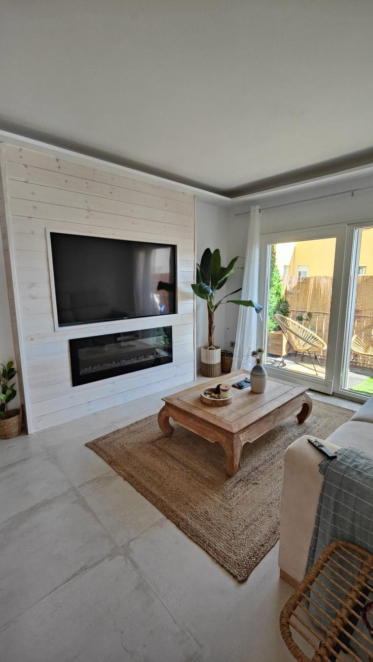 Elegante sala de estar con mobiliario moderno en un apartamento en Building Carrer Església - welcs - 1328273 en Platja d'Aro i S'Agaró, Platja d'Aro i S'Agaró