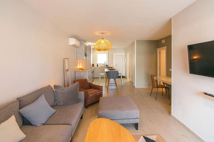 Salle de séjour élégante avec mobilier moderne dans un appartement à Building Carrer de Sant Morí - welcs - 1328289 à Empuriabrava, Empuriabrava Salle de séjour élégante avec mobilier moderne dans un appartement à Building Carrer de Sant Morí - welcs - 1328289 à Empuriabrava, Empuriabrava