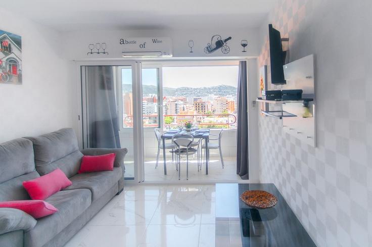 Roses, Roses에 위치한 Building Carrer Cap Ponent - welcs - 1328298 아파트의 세련된 인테리어가 돋보이는 거실 Roses, Roses에 위치한 Building Carrer Cap Ponent - welcs - 1328298 아파트의 세련된 인테리어가 돋보이는 거실