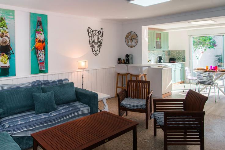 Empuriabrava, Empuriabrava에 위치한 Building Carrer Requesens - welcs - 1492719 유닛의 세련된 인테리어가 돋보이는 거실
