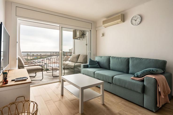 Elegant gestaltetes Wohnzimmer mit moderner Einrichtung in einer Wohnung im Building Carrer Badia - welcs - 1530262 in Empuriabrava, Empuriabrava Elegant gestaltetes Wohnzimmer mit moderner Einrichtung in einer Wohnung im Building Carrer Badia - welcs - 1530262 in Empuriabrava, Empuriabrava