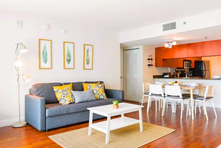 Salle de séjour élégante avec mobilier moderne dans un appartement à Building Brickell Avenue - whost - 1022215 à Miami, Miami Salle de séjour élégante avec mobilier moderne dans un appartement à Building Brickell Avenue - whost - 1022215 à Miami, Miami