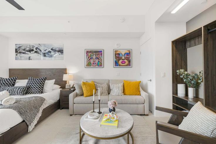 Salle de séjour élégante avec mobilier moderne dans un appartement à Building Dwyane Wade Boulevard - whost - 1054550 - MIA à Miami, Miami