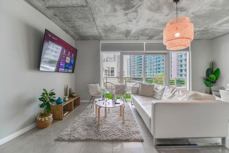 2 quarto mobiliado em apartamentos em Northeast 1st Avenue 1022230P, Miami, Miami, foto 1