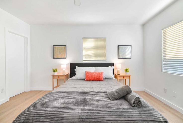 Miami Miami의 Northeast 82nd Street (1022224P)에 위치한 스튜디오 풀퍼니시드 아파트 – 사진 1장