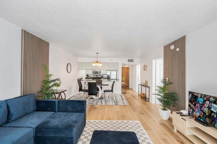 Salle de séjour élégante avec mobilier moderne dans un appartement à Building Brickell Avenue - whost - 1256813 - MIA à Miami, Miami