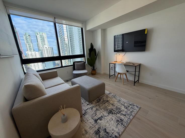 Miami MiamiのBuilding North Miami Avenue - whost - 1380778のアパートメントにある、モダンな家具を備えたエレガントなデザインのリビングルーム Miami MiamiのBuilding North Miami Avenue - whost - 1380778のアパートメントにある、モダンな家具を備えたエレガントなデザインのリビングルーム