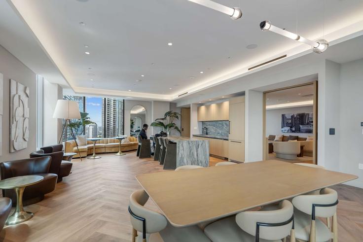 Building Northeast 5th Street - whost - 1496948 adresindeki bir dairede modern mobilyalarla zarif bir şekilde tasarlanmış oturma odası Miami, Miami Building Northeast 5th Street - whost - 1496948 adresindeki bir dairede modern mobilyalarla zarif bir şekilde tasarlanmış oturma odası Miami, Miami