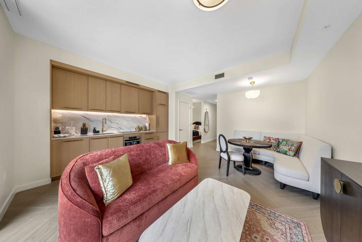 Salle de séjour élégante avec mobilier moderne dans un appartement à Building Northwest 2nd Avenue - whost - 1585084 à Miami, Miami Salle de séjour élégante avec mobilier moderne dans un appartement à Building Northwest 2nd Avenue - whost - 1585084 à Miami, Miami