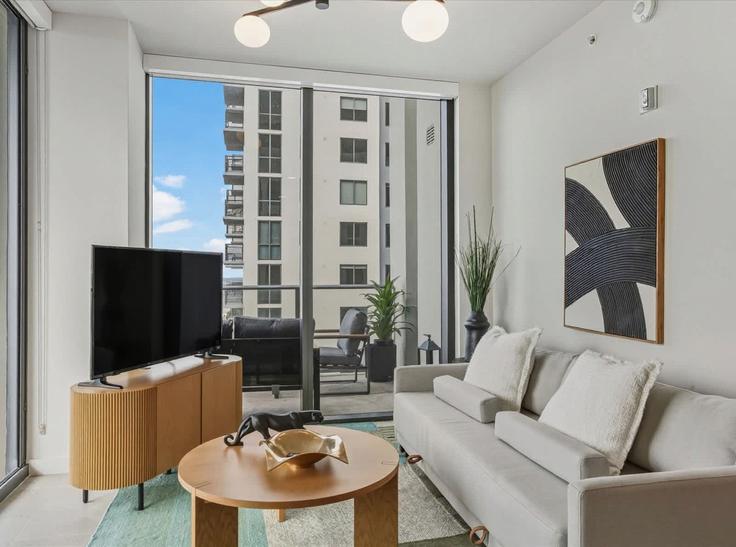 Miami, Miami에 위치한 Building Northeast 6th Street - whost - 1373692 유닛의 세련된 인테리어가 돋보이는 거실