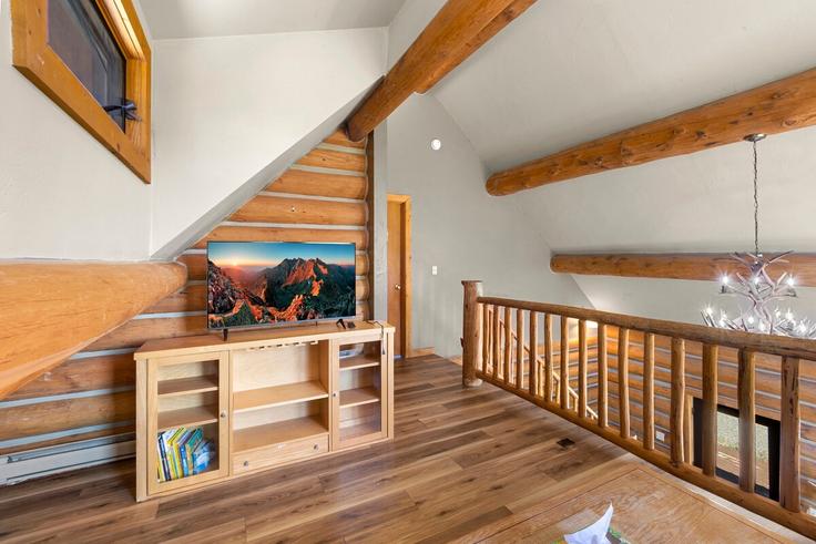 Placerville, Placerville에 위치한 Building High Bluff Drive - wild-oak-telluride - 1490390 유닛의 세련된 인테리어가 돋보이는 거실