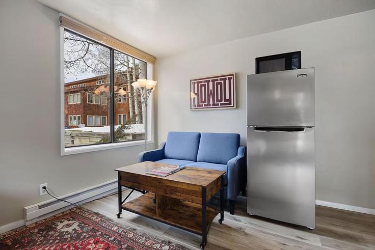 Telluride TellurideのBuilding West Columbia Avenue - wild-oak-telluride - 1490379のアパートメントにある、モダンな家具を備えたエレガントなデザインのリビングルーム Telluride TellurideのBuilding West Columbia Avenue - wild-oak-telluride - 1490379のアパートメントにある、モダンな家具を備えたエレガントなデザインのリビングルーム