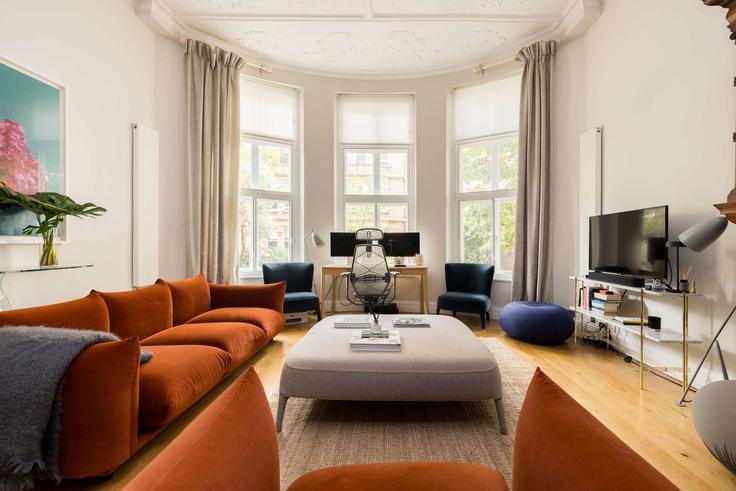 Salle de séjour élégante avec mobilier moderne dans un appartement à Building Harrington Gardens - will-jenkins-property-management - 1629767 à Royal Borough of Kensington and Chelsea, London Salle de séjour élégante avec mobilier moderne dans un appartement à Building Harrington Gardens - will-jenkins-property-management - 1629767 à Royal Borough of Kensington and Chelsea, London