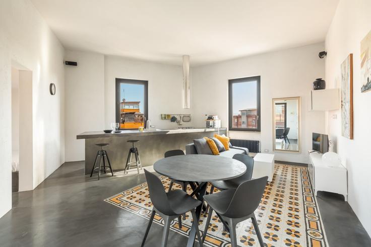 Rome, Rome에 위치한 Building Via Daniello Bartoli - wonderwheretostaycom - 1335971 아파트의 세련된 인테리어가 돋보이는 거실